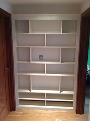 Fitted End Wall Bookshelf 